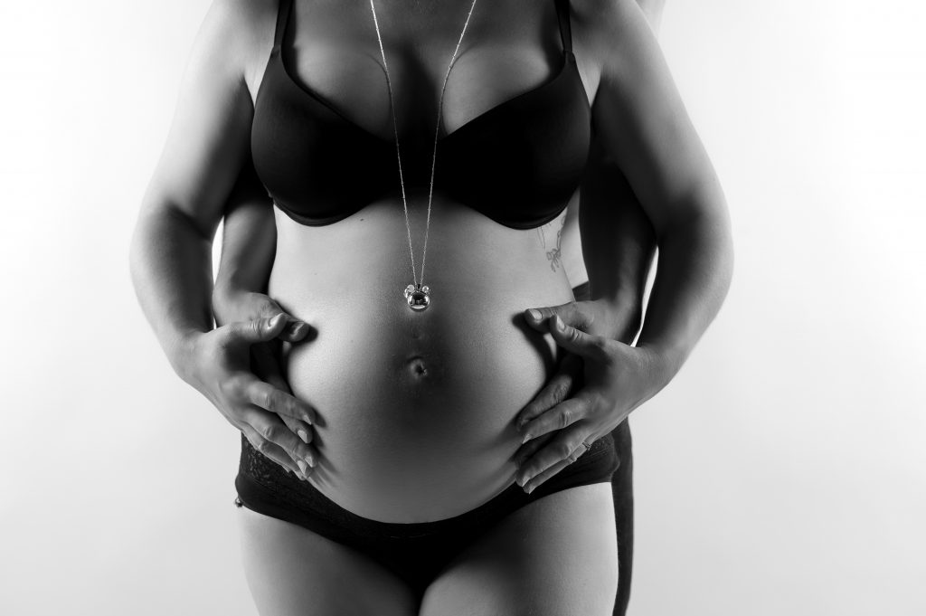 GROSSESSE - NAISSANCE - ELODIE - YANN photographe grossesse couple 2