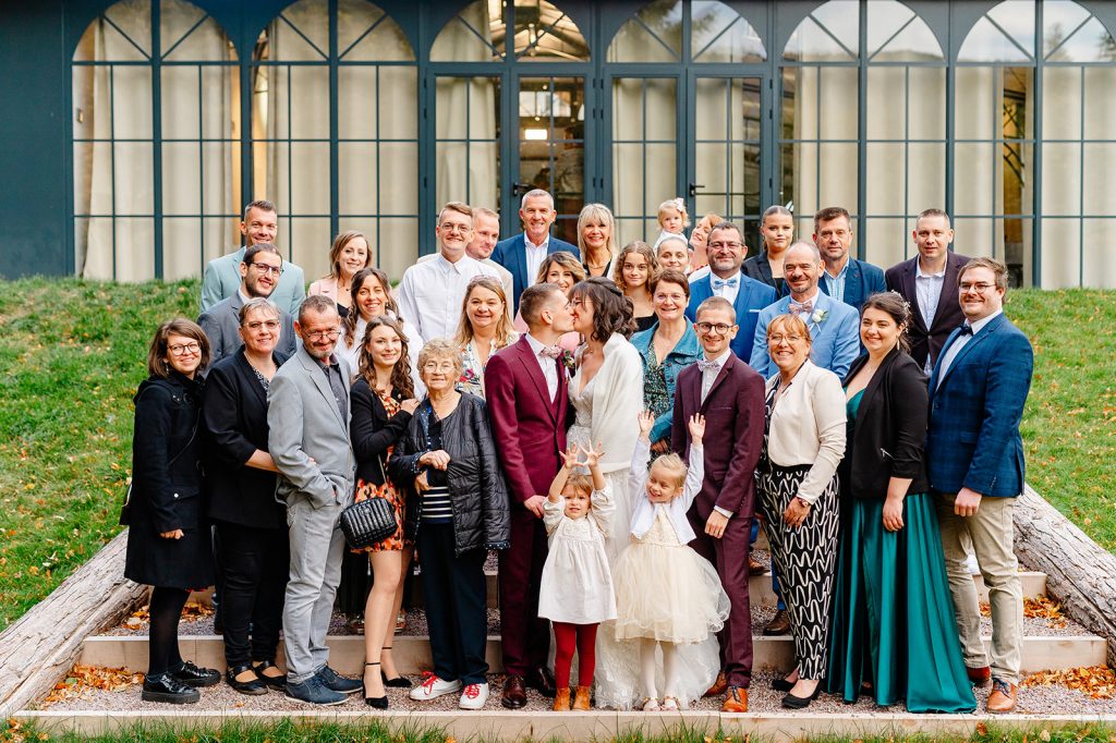 Photo de groupe avec mariés Photo de groupe avec mariés