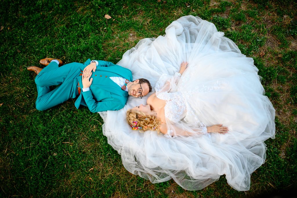 Photo mariage couple couché Photo mariage couple couché